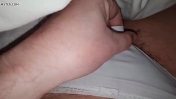 Redare Caut pe cineva care să mă ajute să am orgasm noaptea