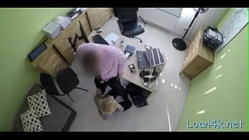 Redare O adolescentă uluitoare adoră jocurile orale