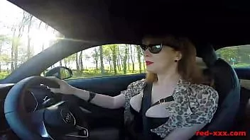 play Británico maduro rojo dedos su coño en el coche de nuevo