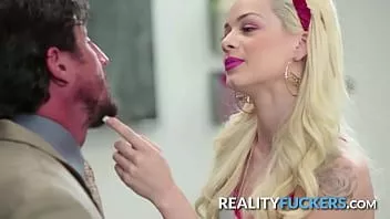 play La giovane studentessa ha beccato il suo professore - realityfuckers.com