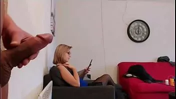 Redare Profit că soția mea are dușul ăsta pentru a se masturba în fața surorii mele vitrege, cum va reacționa?