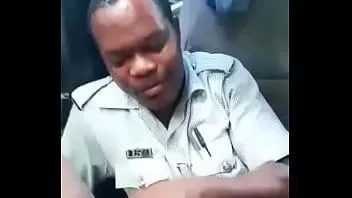 Oynat Karayip polisi öğle tatilinde!!!
