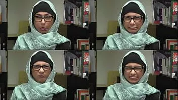 播放 Mia khalifa bloopers & outtakes #bts - 看看这个！