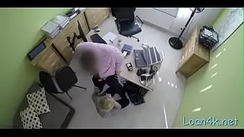 play Şaşırtıcı genç kadın oral oyunlara bayılıyor