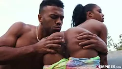 Abspielen Lala Ivey wird wild: Big Booty Ride, Deepthroat und Facial