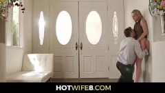 चलाएँ हार्डकोर एक्शन में कामुक पत्नी: रेमन नोमर और आदिरा आकर्षण के साथ फुहार और डीपथ्रोटिंग