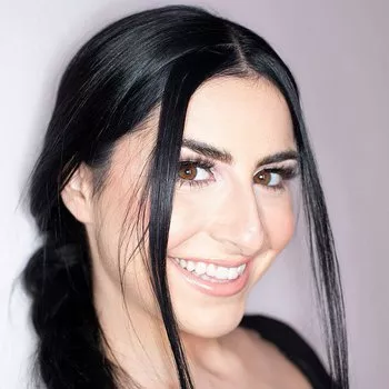 Actrita Kaitlyn Katsaros